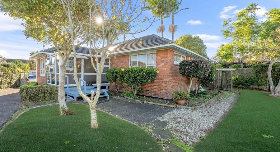  at 56 Botany Road, Botany Downs, Manukau City, Auckland