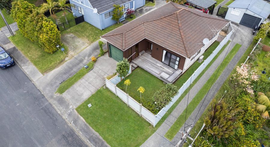  at 1/29 Sunnyfield Crescent, Glenfield, Auckland