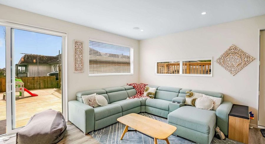  at 103E Woodglen Road, Glen Eden, Waitakere City, Auckland