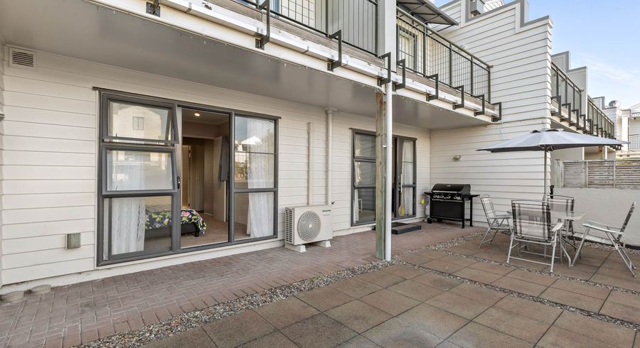  at 5/5 Carolina Place, Albany, Auckland