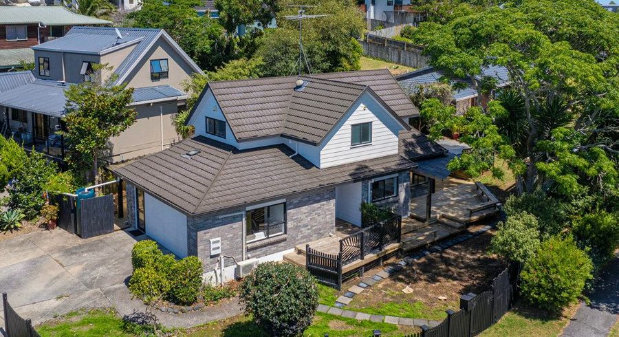  at 76 Unsworth Drive, Unsworth Heights, North Shore City, Auckland