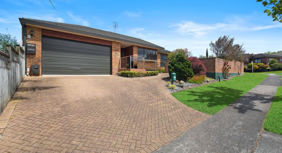  at 230 Grandview Road, Western Heights, Hamilton