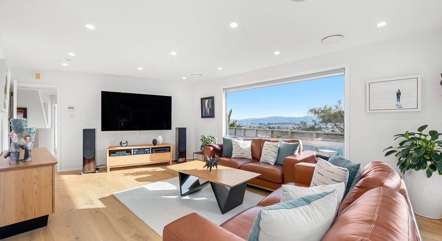  at 212 Whites Line East, Waiwhetu, Lower Hutt, Wellington