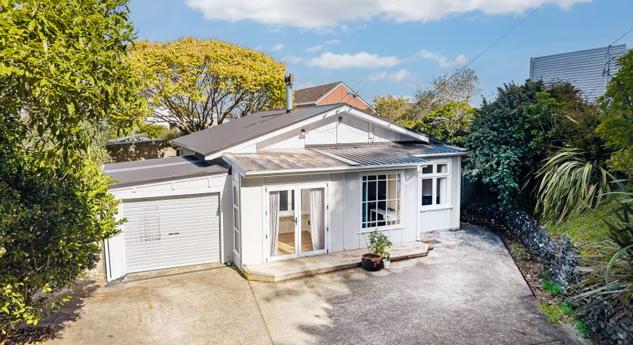  at 1 Gordon Road, Plimmerton, Porirua, Wellington