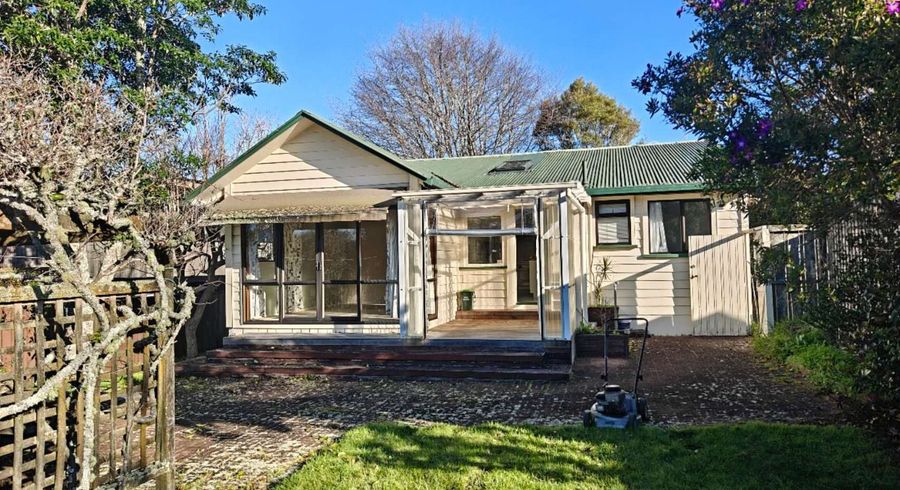  at 27 Fernleigh Avenue, Royal Oak, Auckland City, Auckland