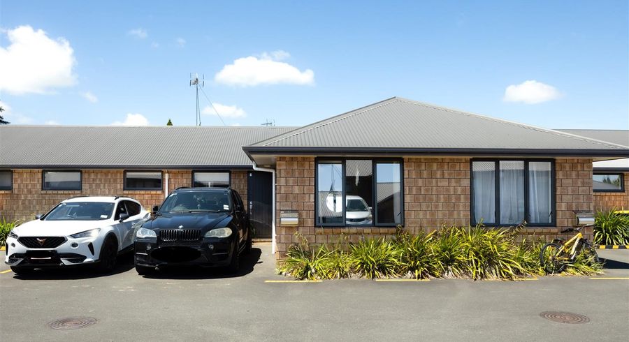  at 3/102 Old Farm Road, Hamilton East, Hamilton