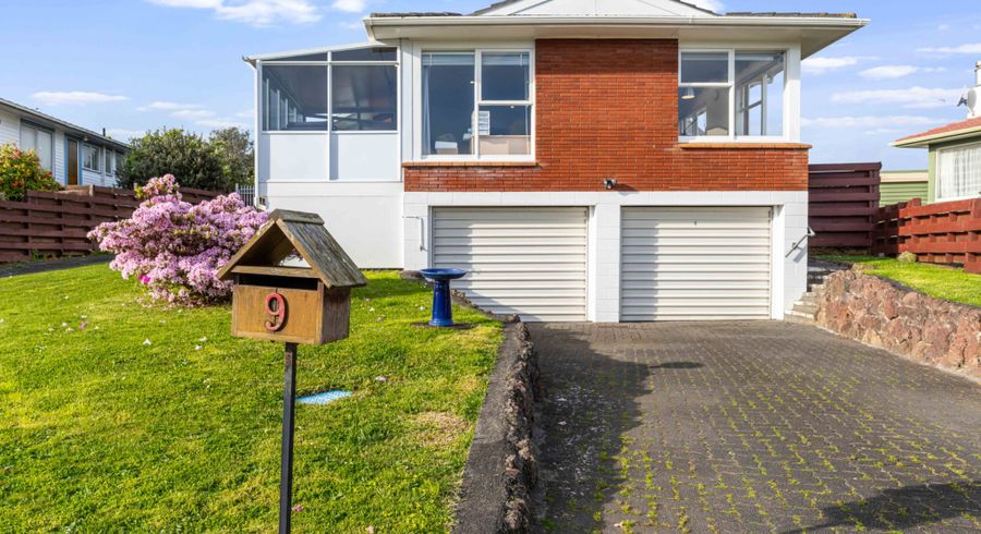  at 9 Ellison Place, Pakuranga Heights, Manukau City, Auckland