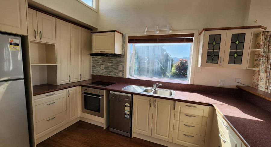  at 16 City View Grove, Harbour View, Lower Hutt, Wellington