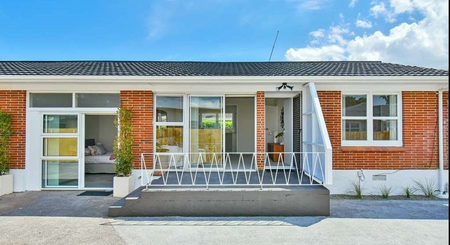  at 2/11 Wentworth Avenue, Papatoetoe, Manukau City, Auckland