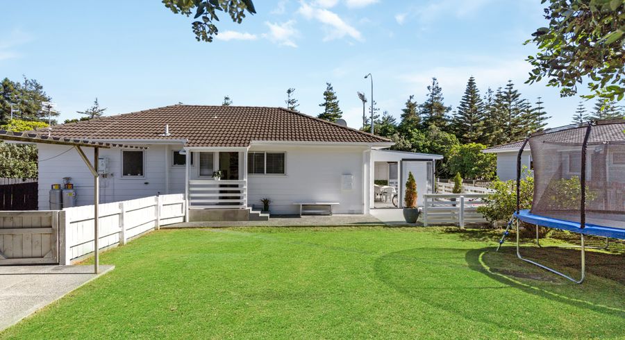  at 53 Te Irirangi Drive, Clover Park, Auckland