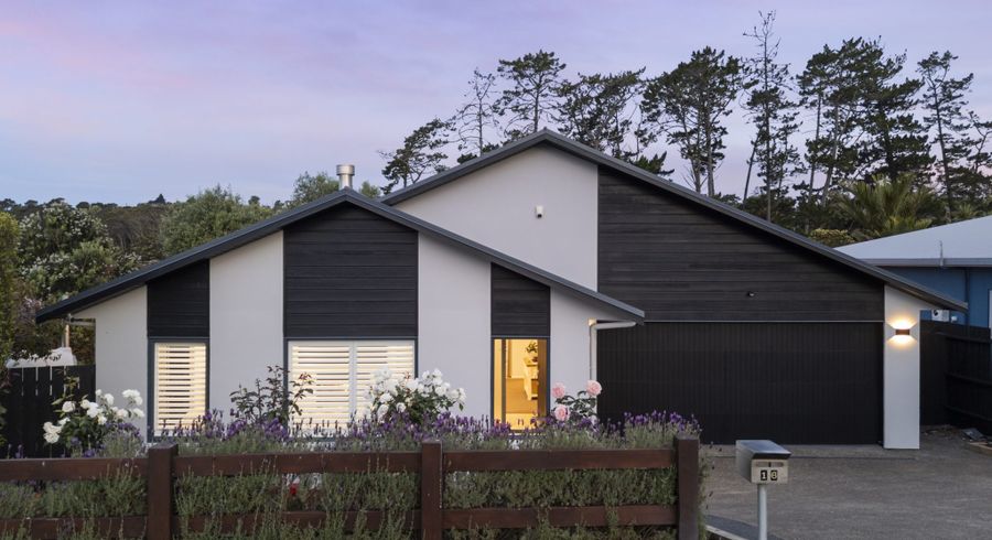  at 16 Durbin Court, Greenhithe, Auckland