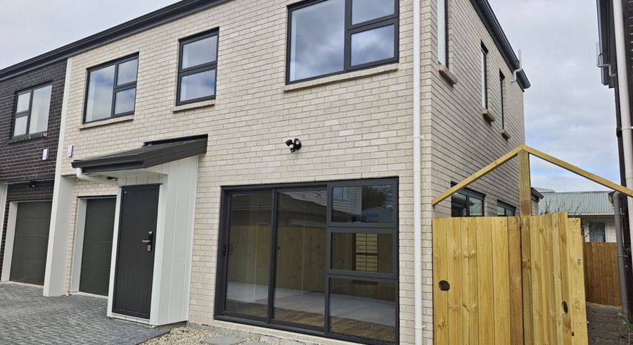  at 52A Tiraumea Drive, Pakuranga, Manukau City, Auckland