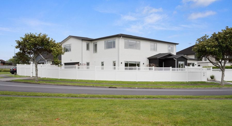  at 4 Portofino Point, Karaka, Papakura