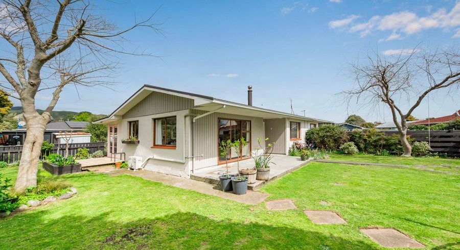  at 4b Princeton Road, Raumati Beach, Kapiti Coast, Wellington