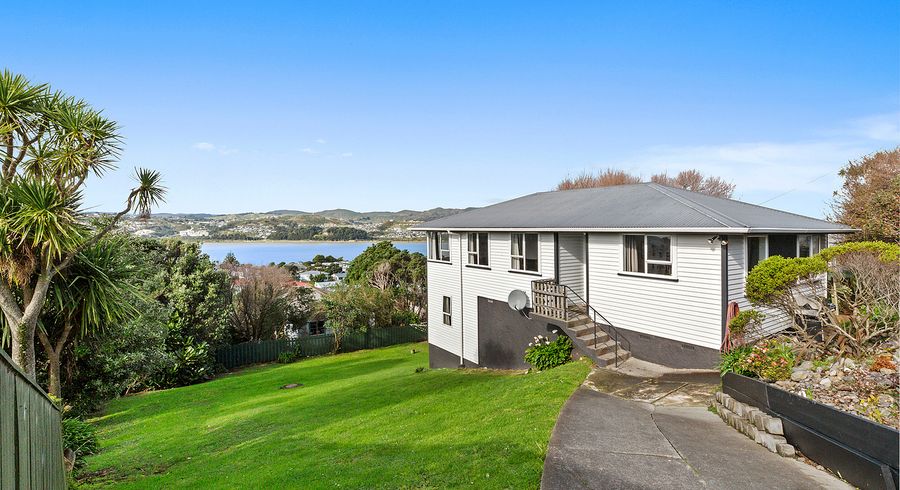  at 9 Roiri Way, Titahi Bay, Porirua