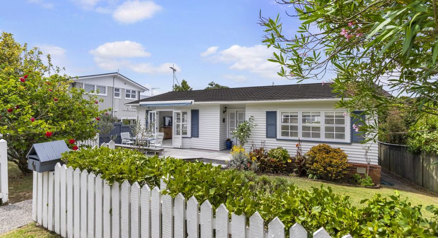  at 1/44 Holland Road, Hillcrest, Auckland
