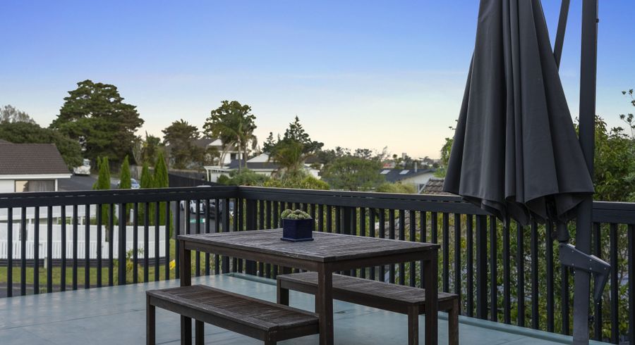  at 2/4 Kupari Place, Totara Vale, North Shore City, Auckland