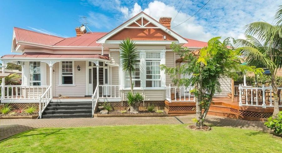  at 2 Momona Road, Greenlane, Auckland City, Auckland