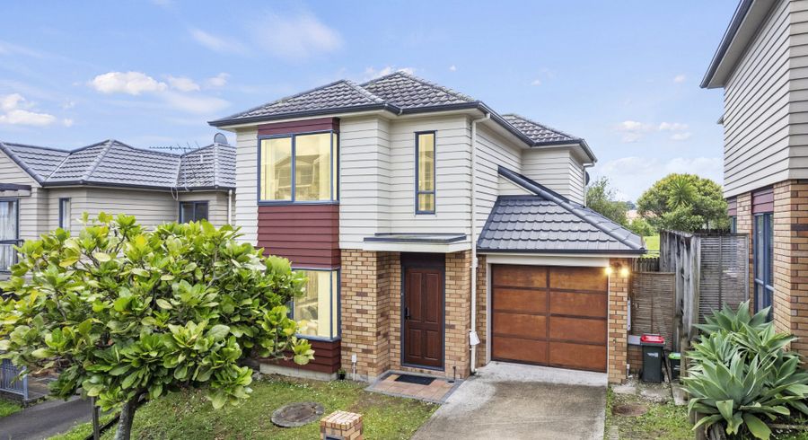  at 5 Lavender Garden Lane, Oteha, Auckland
