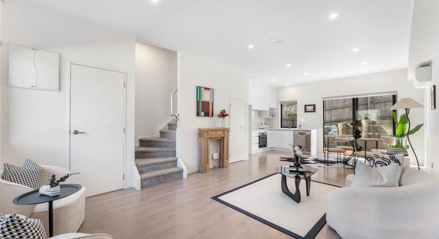  at 4D Flaunty Place, West Harbour, Waitakere City, Auckland