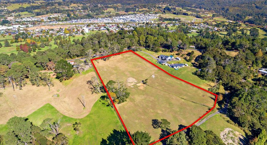  at 35 Crows Road, Swanson, Auckland