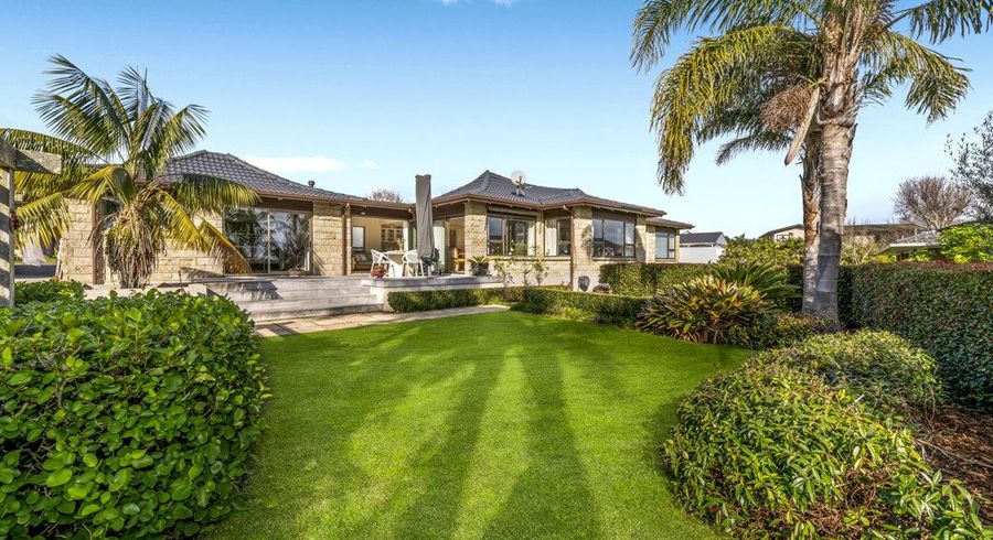  at 2 Hill Rise, Sunnyhills, Auckland