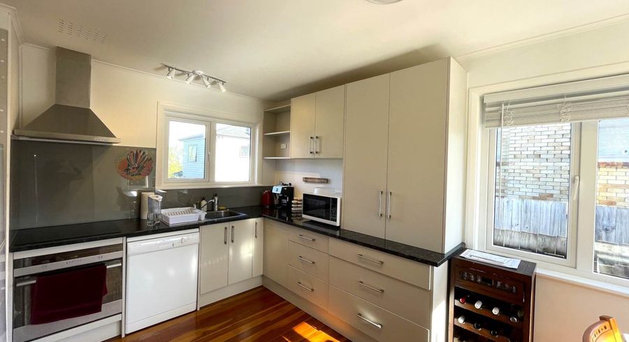  at 1584 Dominion Road Extension, Mount Roskill, Auckland