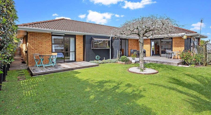  at 1/10 Bass Street, West Harbour, Auckland