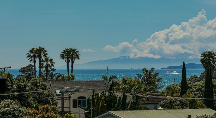  at 2/24 Penning Road, Castor Bay, Auckland