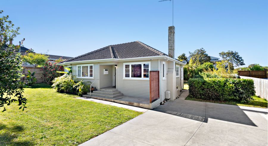  at 32 Brookfield Street, Hamilton East, Hamilton