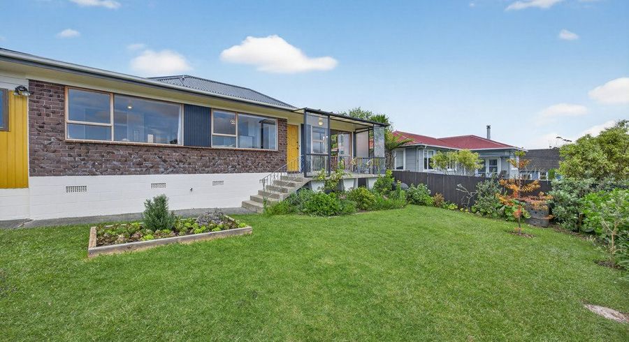  at 2/9 Evans Road, Glen Eden, Waitakere City, Auckland