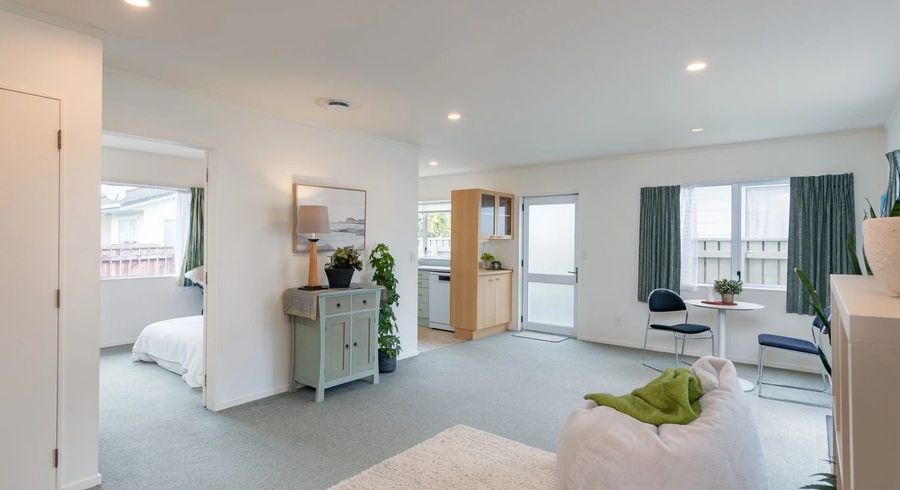 at 2/61 Main Road, Titahi Bay, Porirua