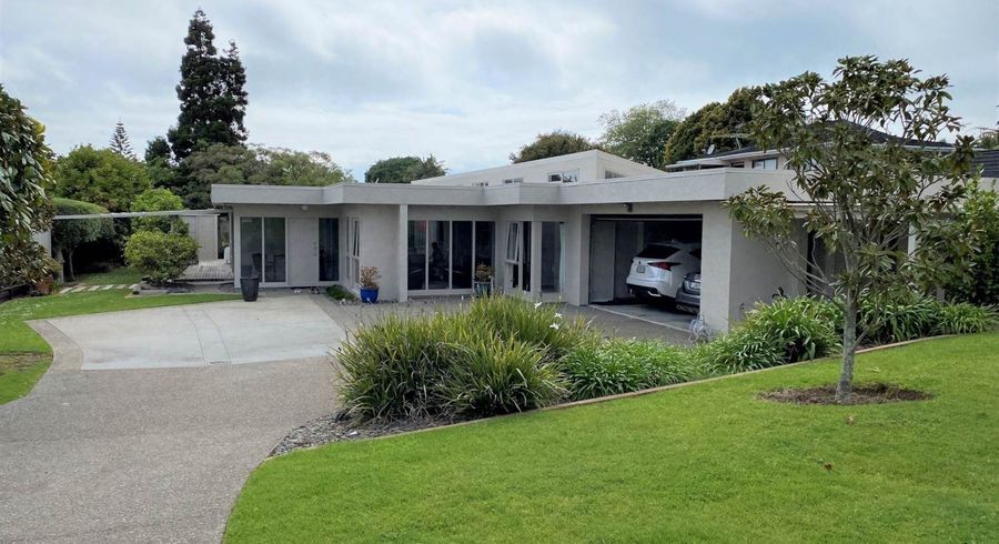  at 6 Malloy Place, Eastern Beach, Manukau City, Auckland