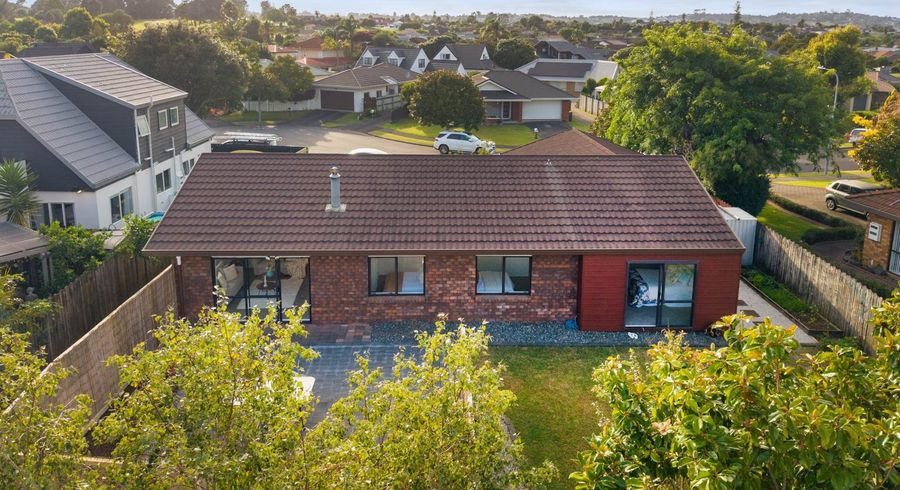  at 92 Frank Nobilo Drive, Golflands, Manukau City, Auckland