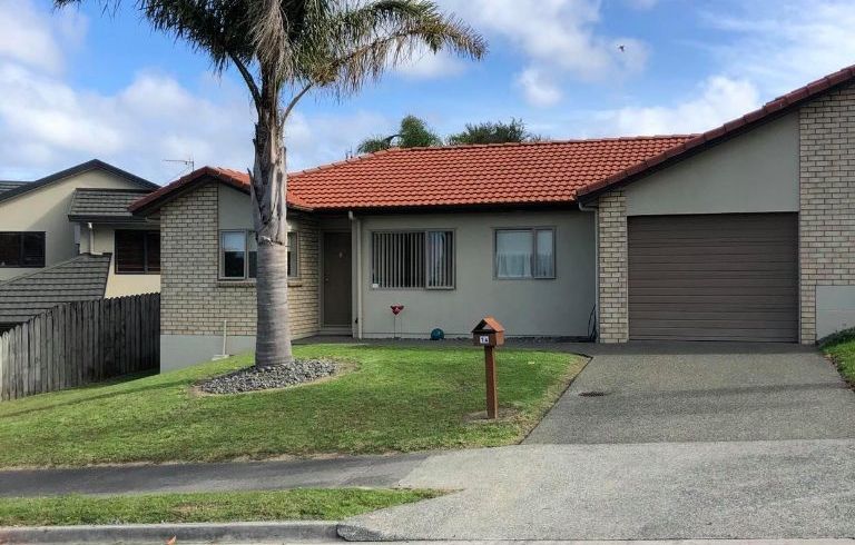  at 1A Baulcomb Parade, Pinehill, North Shore City, Auckland