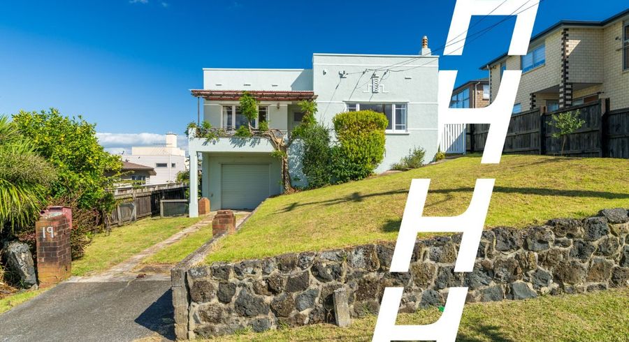  at 19 Hendry Avenue, Hillsborough, Auckland