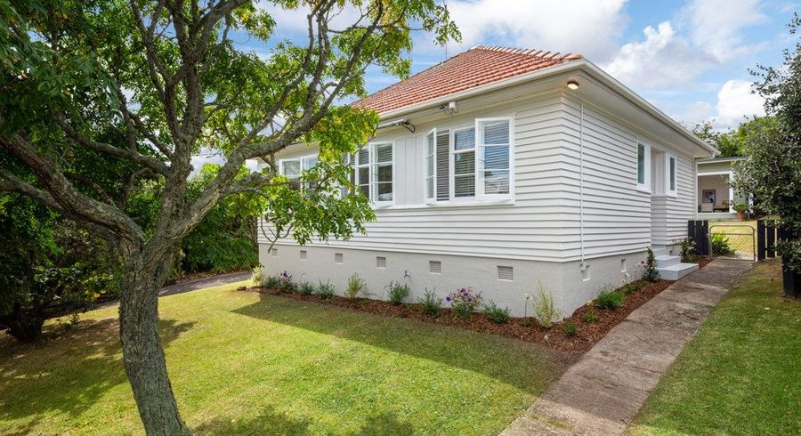  at 18 Cautley Street, Devonport, North Shore City, Auckland