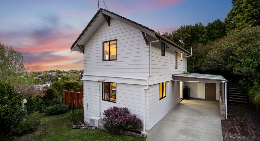  at 2/70 Ayton Drive, Totara Vale, North Shore City, Auckland
