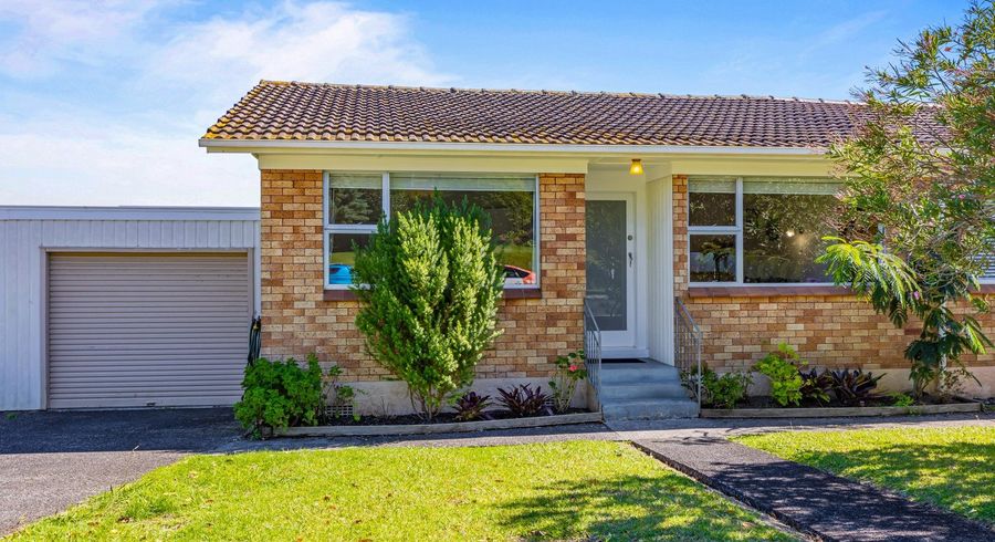  at 2/62 Vera Road, Te Atatu South, Auckland