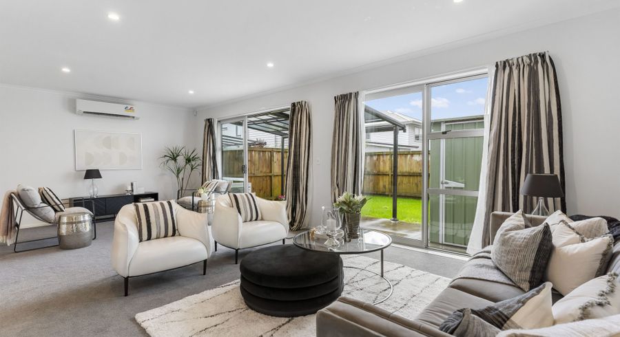  at 48 William Wallbank Crescent, Swanson, Waitakere City, Auckland