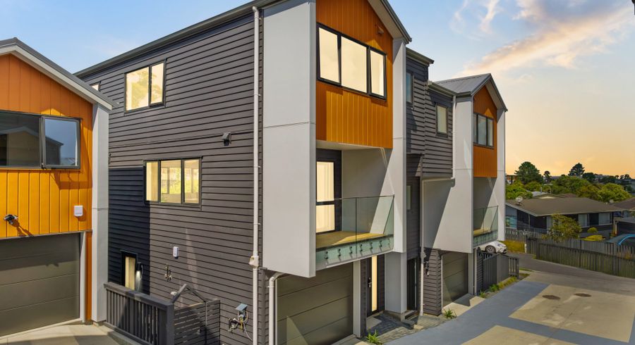  at Lot 2, 6 Woodhouse Place, West Harbour, Waitakere City, Auckland