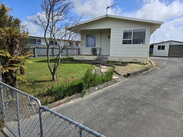  at 39 Raglan Avenue, Cloverlea, Palmerston North