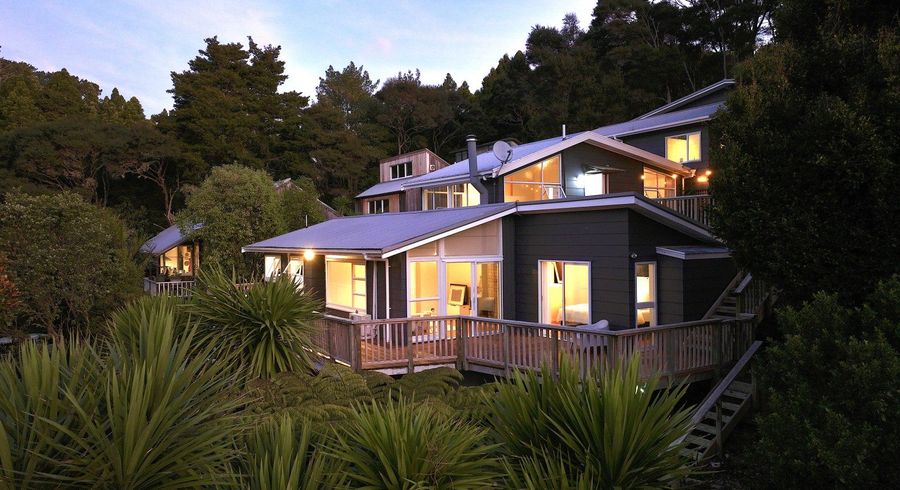  at 21 Berne Place, Birkenhead, Auckland