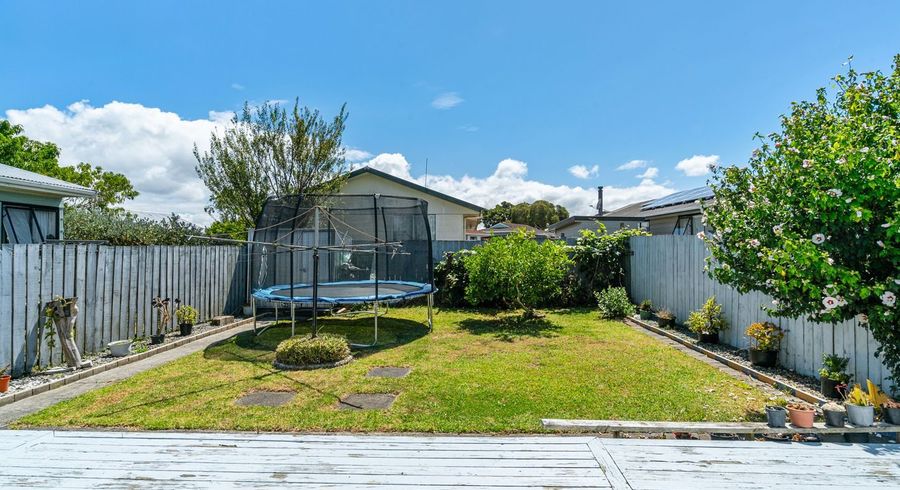  at 2/18 Kennington Drive, Clendon Park, Manukau City, Auckland