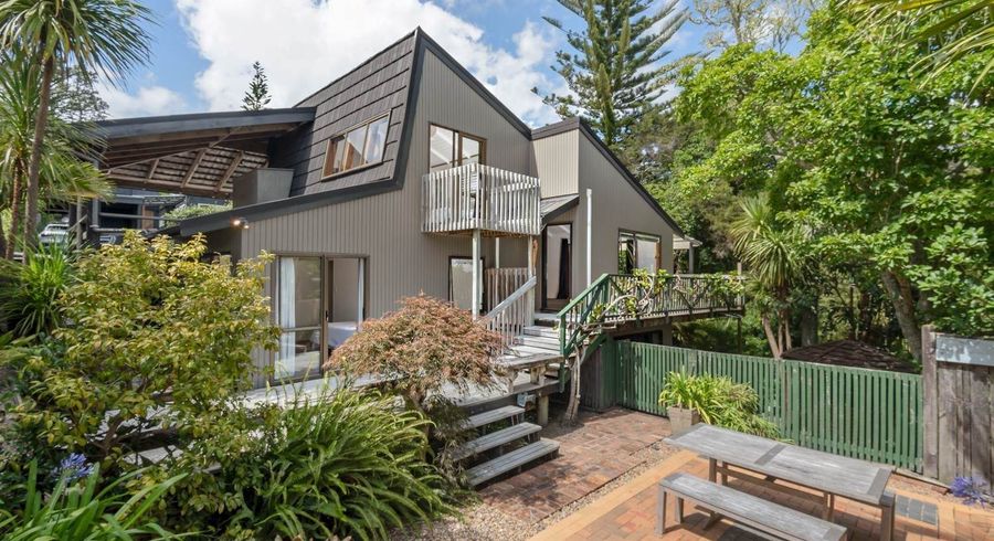  at 90 Aeroview Drive, Beach Haven, North Shore City, Auckland