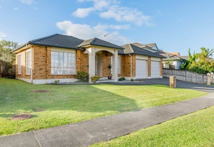  at 32 Hugh Green Drive, Pinehill, North Shore City, Auckland