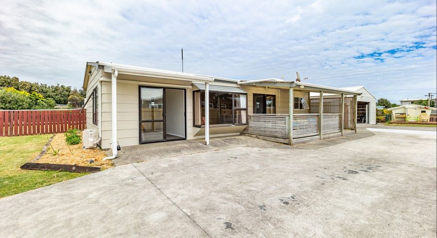  at 31 Park Avenue, Waitarere Beach, Levin