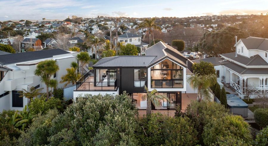  at 13 Waimana Avenue, Northcote Point, North Shore City, Auckland