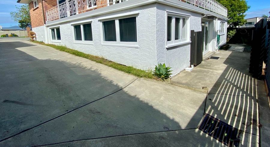  at 51 Bradbury Road, Botany Downs, Manukau City, Auckland