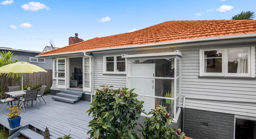  at 19B Bolton Street, Blockhouse Bay, Auckland